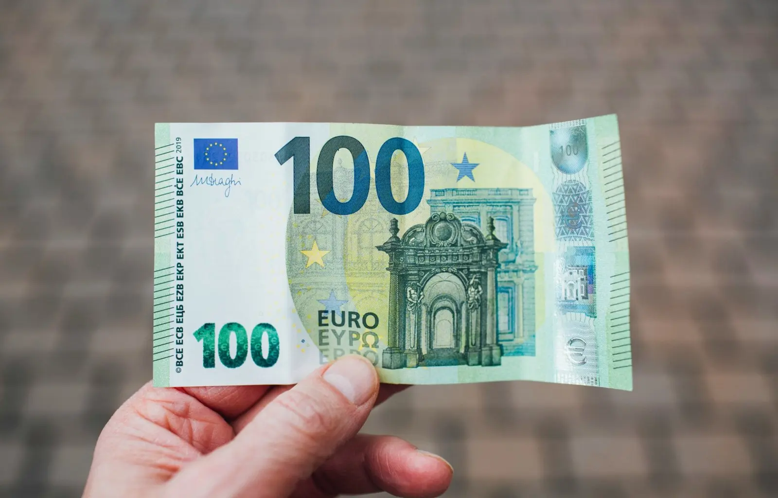 Όλα όσα πρέπει να ξέρετε για το επίδομα 100 ευρώ image 1