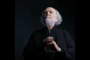 Γιάννης Λαλάς: Ένας Καλλιτέχνης που Κερδίζει την Προσοχή